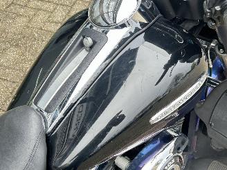 Harley-Davidson Electra Glide 103 FLHTK Electra Glide Ultra Limited picture 10
