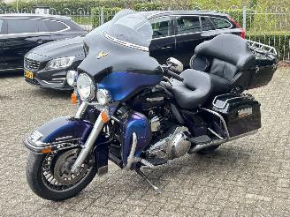 Harley-Davidson Electra Glide 103 FLHTK Electra Glide Ultra Limited picture 7