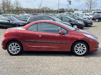 Peugeot 207 CC 1.6 VTi picture 6