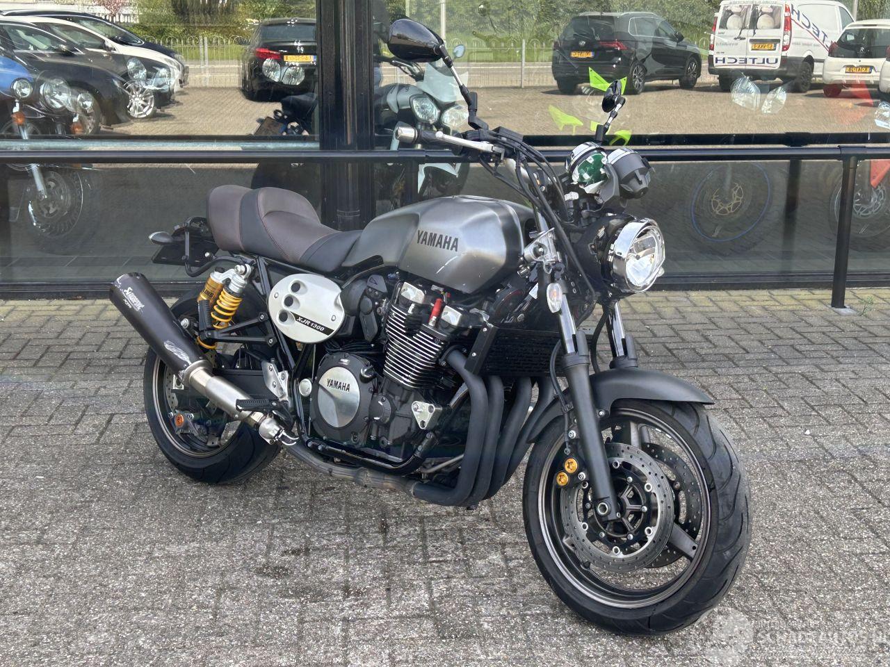 Yamaha XJR 1300 