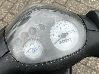 Piaggio  Zip 50 4T picture 13