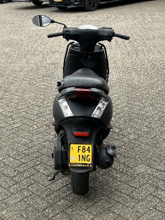 Piaggio  Zip 50 4T picture 4