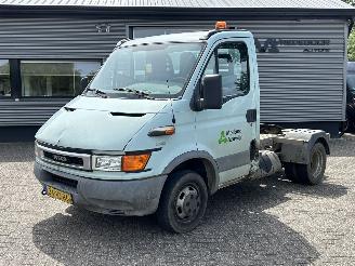 Vaurioauto  commercial vehicles Iveco Daily 40C13 300 2001/9