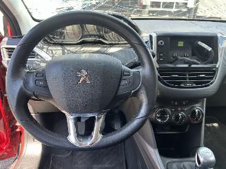 Peugeot 2008 1.2 PureTech Blue Lion picture 15