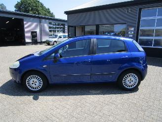 Fiat Grande Punto 1.4-16V Dynamic 5drs picture 2