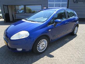 Vaurioauto  passenger cars Fiat Grande Punto 1.4-16V Dynamic 5drs 2007/2