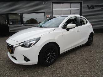 Coche accidentado Mazda 2 1.5 Skyactiv-G 5drs 2015/9