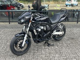 uszkodzony motocykle Yamaha FZS 600 Fazer 2000/3