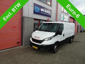 bruktbiler bedrijf Iveco Daily 35S16V 2.3 352 H1-l2 hi matic 3500 kg trekgewicht 3 zits navi camera 2019/11