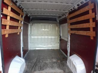 Peugeot Boxer 330 2.2 HDI L2H2 Profit+ picture 11