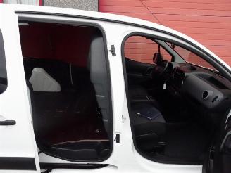 Peugeot Partner 120 1.6 BlueHDi 100 L1 Premium S&S airco picture 14