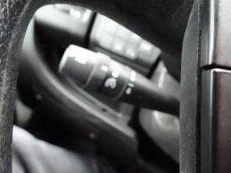 Peugeot Boxer 330 2.2 HDI L2H1 XT 3 zits airco picture 17