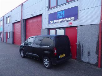 Peugeot Partner 1.5 BlueHDI Premium navi airco schuifdeur motor rookt !!!!!!!!!!! picture 2