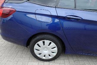 Opel Astra Sports Tourer lkw picture 22