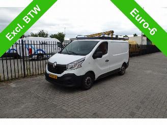 skadebil bedrijf Renault Trafic 1.6 dCi T27 L1H1 Comfort 3 zits airco 2017/9
