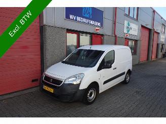 Käytettyjen commercial vehicles Peugeot Partner 120 1.6 HDi 75 L1 XR airco camera schuifdeur 108841 km !!!!!!!!!! 2016/6