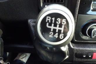 Peugeot Boxer 335 2.2 BlueHDi 140 L3H2 Premium DC picture 18