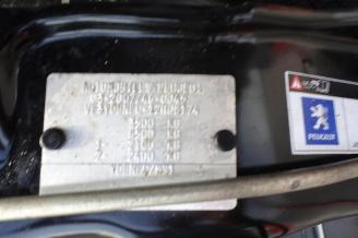 Peugeot Boxer 335 2.2 BlueHDi 140 L3H2 Premium DC picture 30