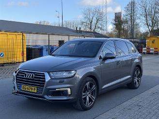 Vaurioauto  passenger cars Audi Q7 E-TRON 2016/9