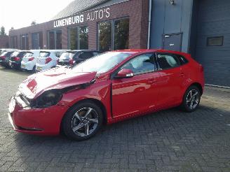 Auto incidentate Volvo V-40 2.0 T2 Nordic AIRCO 90KW 2017/2