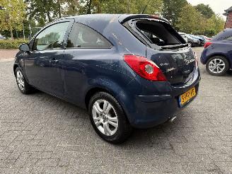 Opel Corsa 1.2-16V Selection Hatchback 3-dr. picture 3