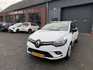 Schadeauto Renault Clio 0.9 TCe Limited  NAVIGATIE  Stationwagen 5-dr. 2018/6