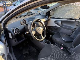 Toyota Aygo 1.0-12V Comfort  AIRCO  (Hatchback 5-dr.) picture 17