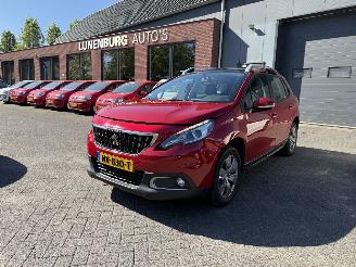 skadebil auto Peugeot 2008 1.2 PureTech Blue Lion (SUV 5-dr.) 2017/4