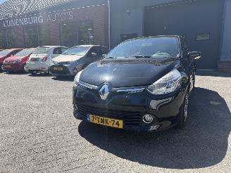 Unfallwagen Renault Clio 0.9 TCe Expression (Hatchback 5-dr.) 2014/3
