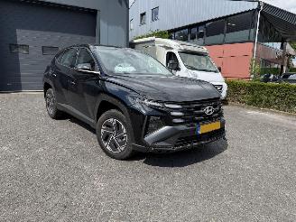 damaged passenger cars Hyundai Tucson 1.6 T-GDI PHEV E-Motion (SUV 5-dr.) 2026/3