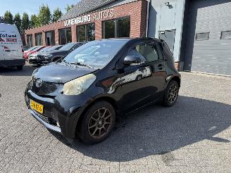 damaged passenger cars Toyota iQ 1.0 VVTi Aspiration  AUTOMAAT (Hatchback 3-dr.) 2009/4