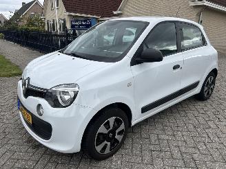 damaged passenger cars Renault Twingo 1.0 SCe Authentique 2015/2