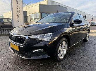 Voiture accidenté Skoda Scala 1.0 TSI Ambition 2023/1