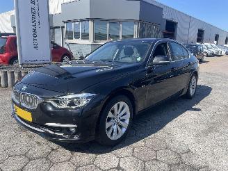 krockskadad bil auto BMW 3-serie 320i Edition Luxury Line Purity Executive 2018/3