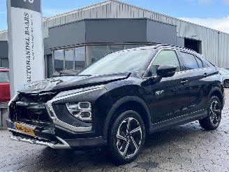 krockskadad bil auto Mitsubishi Eclipse Cross 2.4 PHEV Intense+ 2024/9