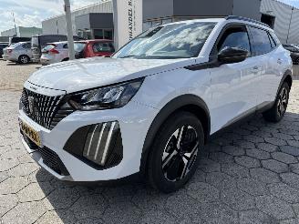 Auto incidentate Peugeot 2008 1.2 PureTech 100 Allure 2023/3