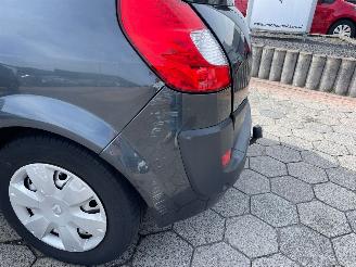 Renault Scenic 1.6-16V Business Line picture 10