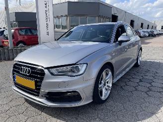 krockskadad bil auto Audi A3 Sportback 1.4 TFSI CoD Ambition Sport Edition 2015/10