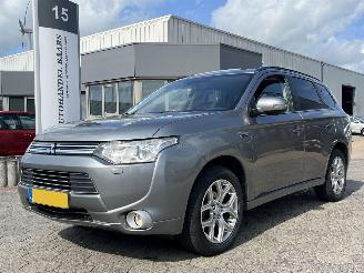 krockskadad bil auto Mitsubishi Outlander 2.0 PHEV Instyle 2014/4