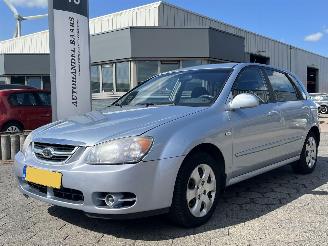 krockskadad bil auto Kia Cerato 1.6-16V LX 2006/3