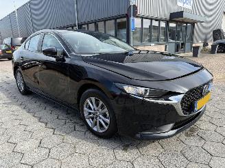krockskadad bil auto Mazda 3 2.0 e-SkyActiv-G M Hybrid 122 Comfort 2022/3