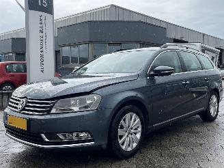 Schadeauto Volkswagen Passat Variant 1.4 TSI AUTOMAAT Comfort Executive Line BlueMotion 2012/1