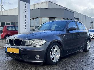 krockskadad bil auto BMW 1-serie 116i High Executive 2005/10
