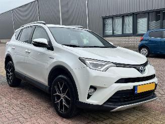Vaurioauto  passenger cars Toyota Rav-4 2.5 Hybrid Style 2016/4