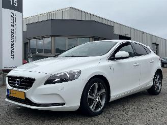 Auto incidentate Volvo V-40 2.0 D4 Kinetic 2015/1