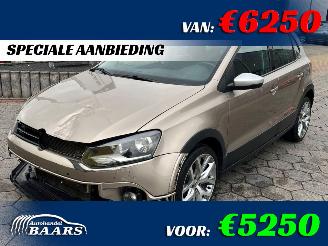 Schadeauto Volkswagen Polo 1.2 TSI Cross 2017/1