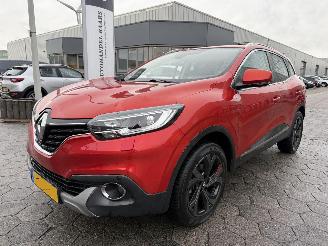 Vaurioauto  passenger cars Renault Kadjar 1.2 TCe Bose 2015/8