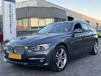 krockskadad bil auto BMW 3-serie Touring 320i Luxury Edition 2018/11