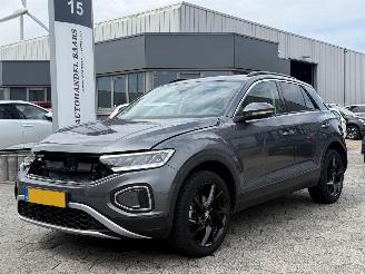 krockskadad bil auto Volkswagen T-Roc 1.0 TSI Life Edition 2024/10