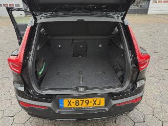 Volvo XC40 2.0 B4 Plus Dark picture 13